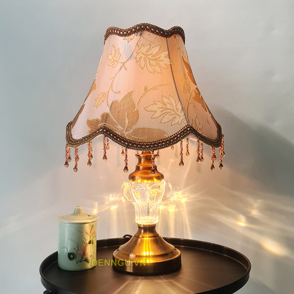 den-ban-tan-co-dien-db04-5015