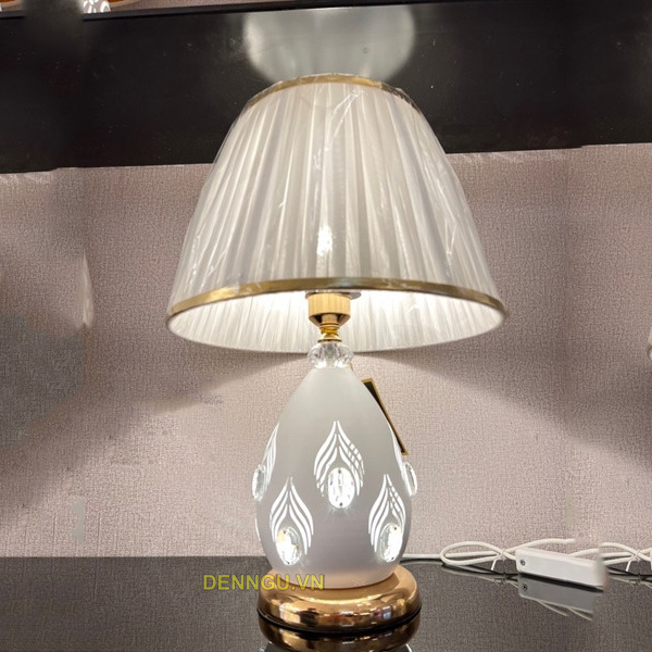 den-ban-phong-ngu-db04-6033