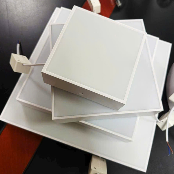 den-op-tran-vuong-24w-36w-48w-op07-1010v