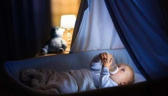 lua-chon-den-ngu-nao-tot-cho-tre-so-sinh